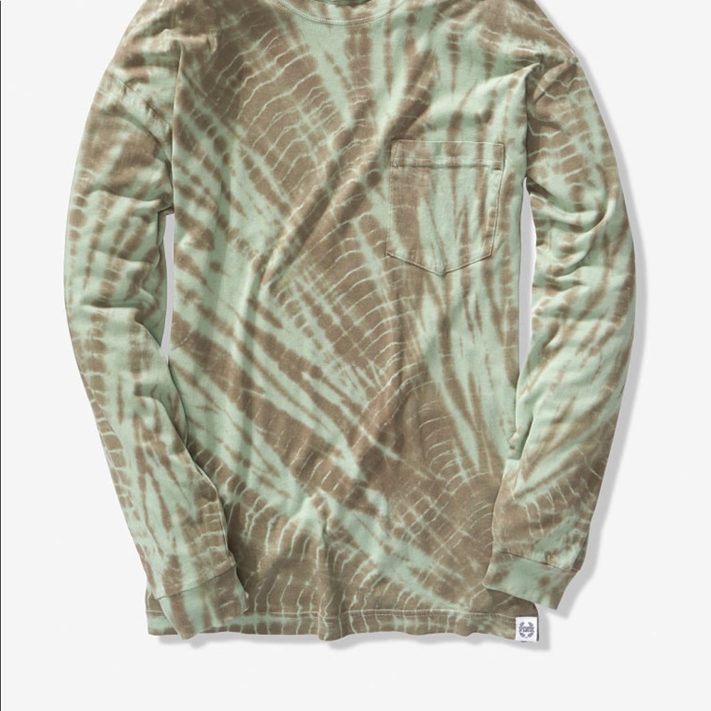 VS PINK Long Sleeve Campus Tee